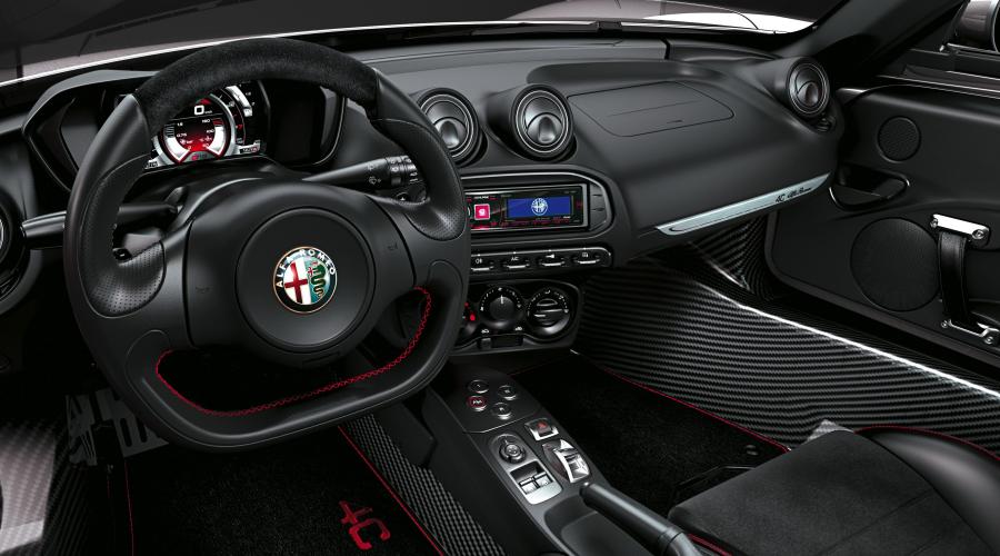 Торпедо Alfa Romeo 4C Spider (960) 2015 года  (WW) (фото 31 из 59)
